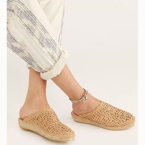 Never Been Worn Free People Gold Coast Woven Flats